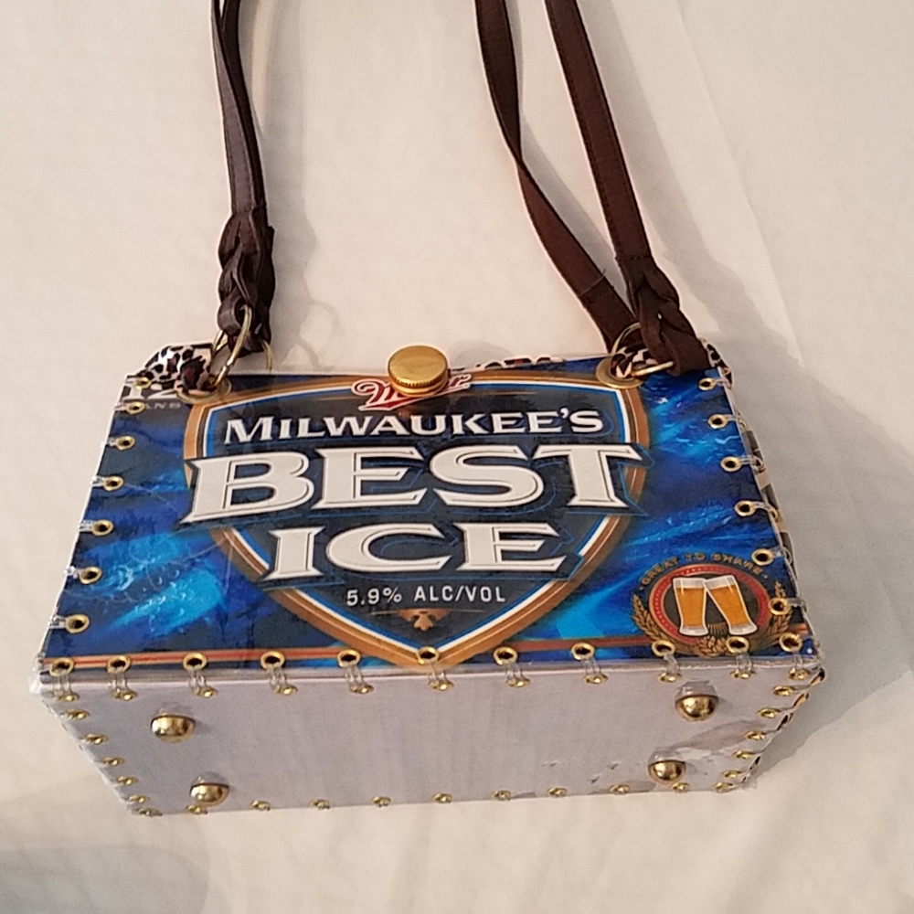 Purse - Picture 2 of 4